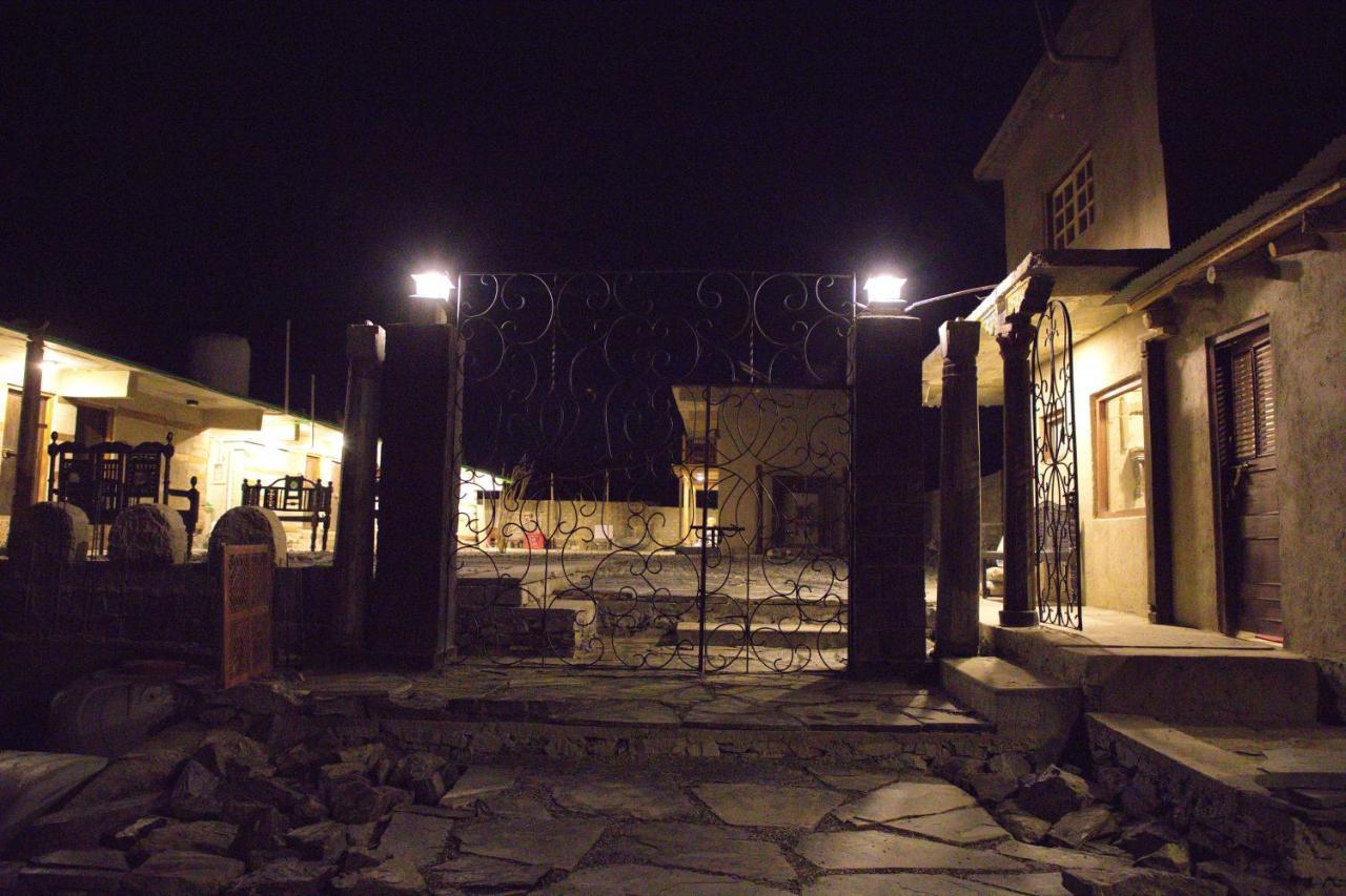 Baltistan Fort Skardu Resort Exteriör bild